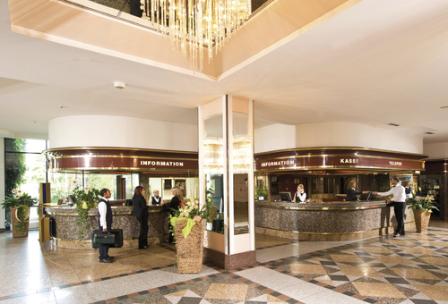 Rezeption des Maritim Hotel Bonn