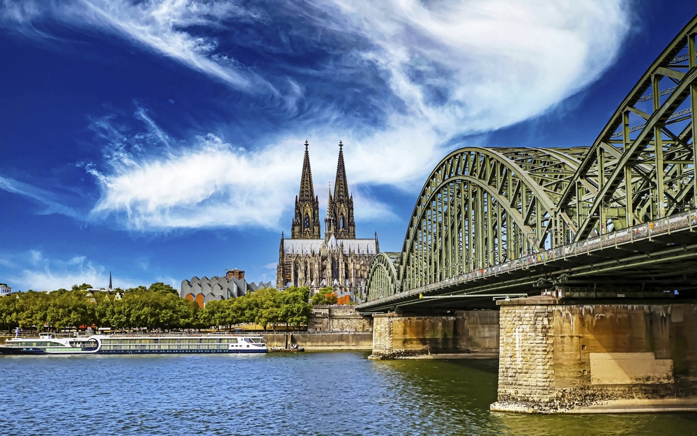 Kölner Dom mit Deutz Brücke