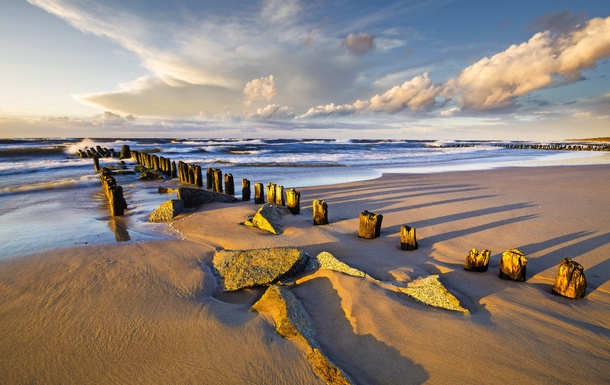 Sonnenuntergang über dem Meer Strand