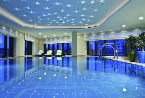 Schwimmbad im Maritim Hotel Düsseldorf