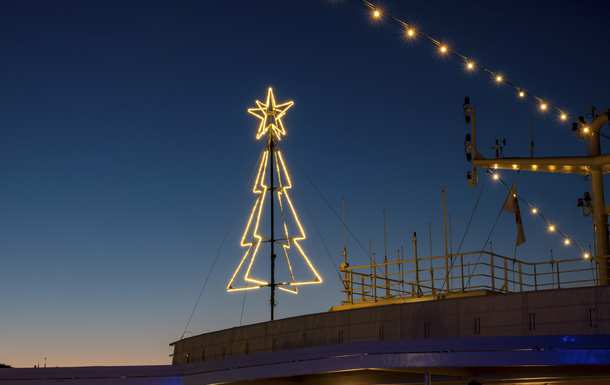 Weihnachtsbaum Schiff Hurtigruten