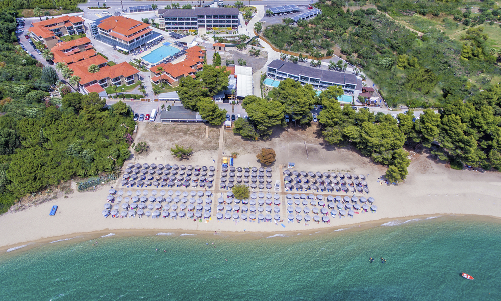 Luftansicht des Hotel Lagomandra Beach, Chalkidiki