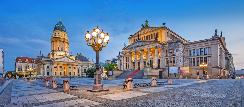 Berlin Gendarmenmarkt in der Dämmerung, Deutschland