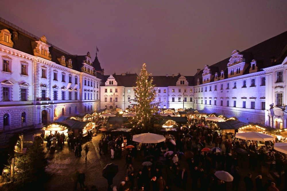 Weihnachtsmarkt auf Schloss Thurn und Taxis Regensburg