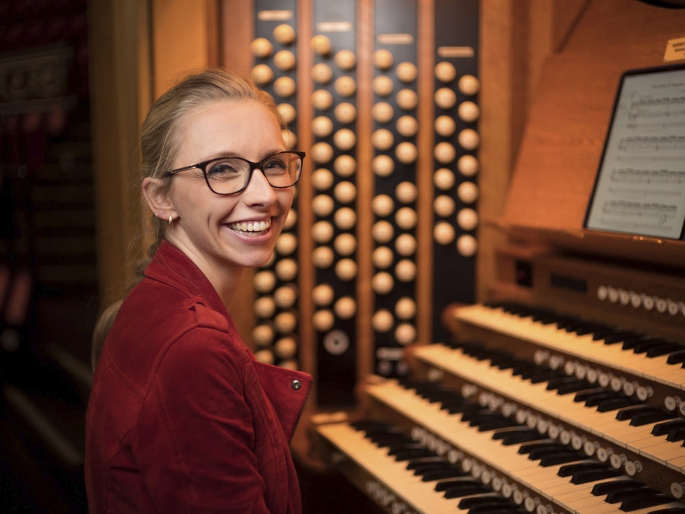 Bild der Organistin Anna Lapwood