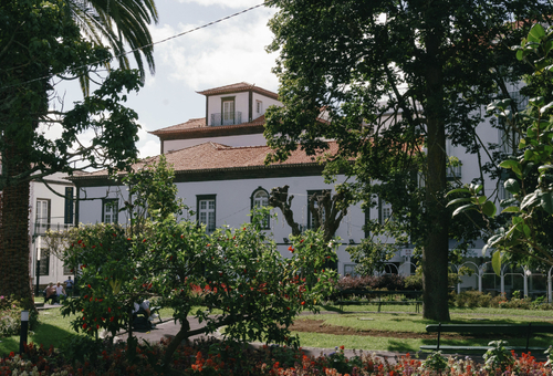 Außenansicht des Hotel Talisman auf den Azoren