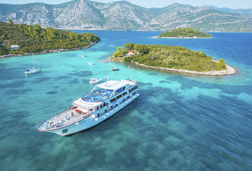 Luftansicht der Motoryacht My Azzurro in Kroatien