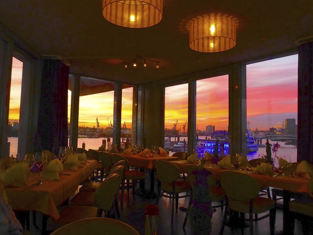 Aussicht aus dem Restaurant des Westin Hotels direkt über der Elbphilharmonie