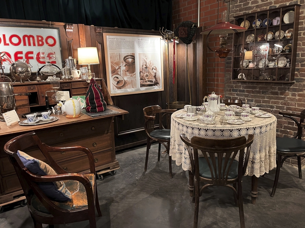 kleines Café im Kaffeemuseum Burg in Hamburg