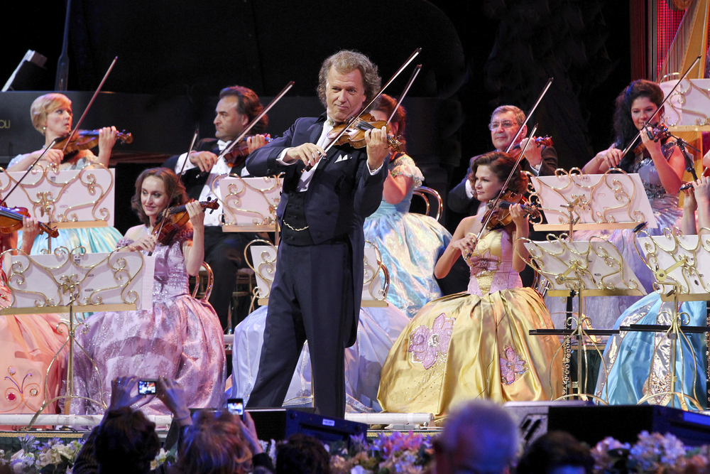 Andre Rieu spielt auf der Bühne