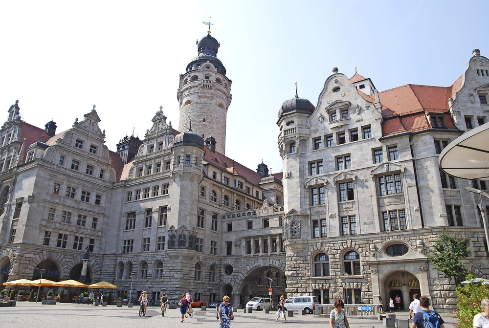 Außenansicht des neuen Rathauses in Leipzig