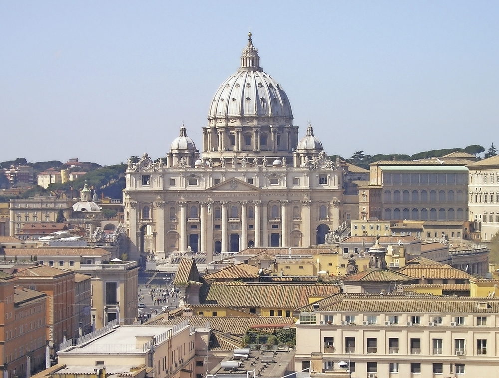 Panoramabild des Petersdoms in Rom
