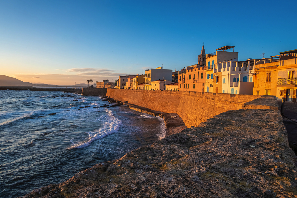 Stadtmauern von Alghero auf Sardinien, Italien