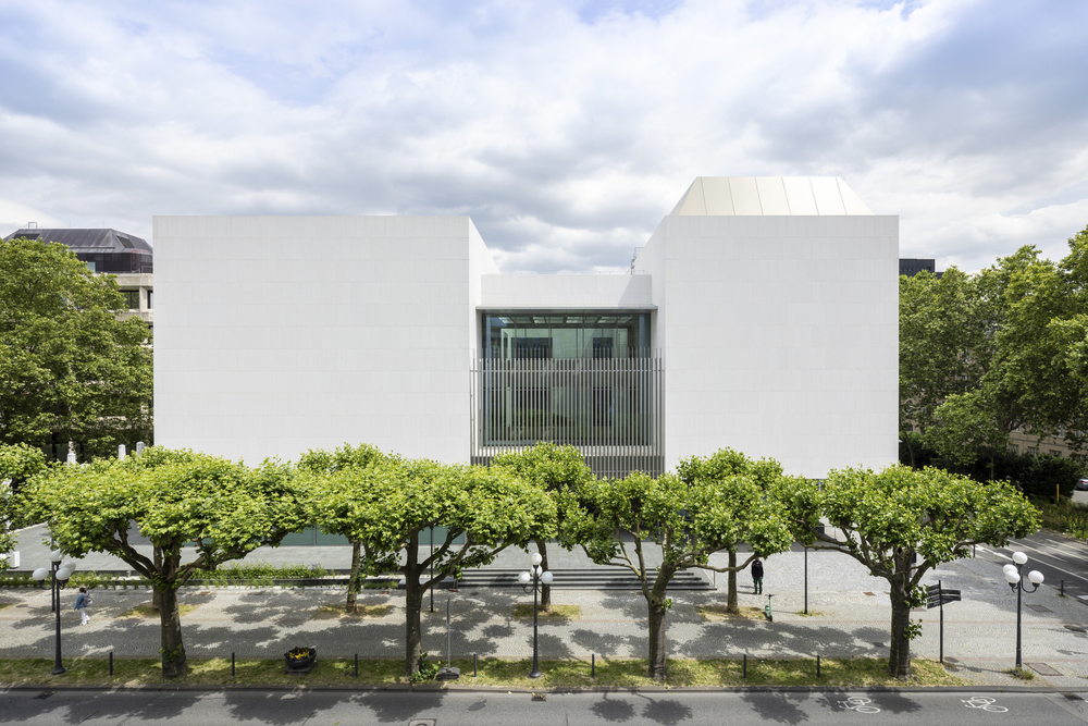 Außenansicht des Reinhard Ernst Museums in Wiesbaden