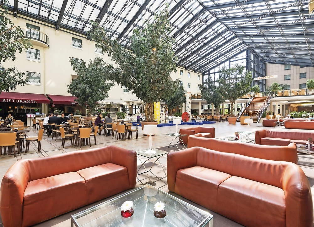 Estrel Berlin Hotel Atrium