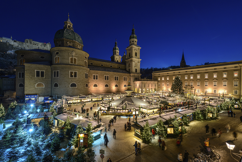 Der Innenhof vom Salzburger Christkindlmarkt 