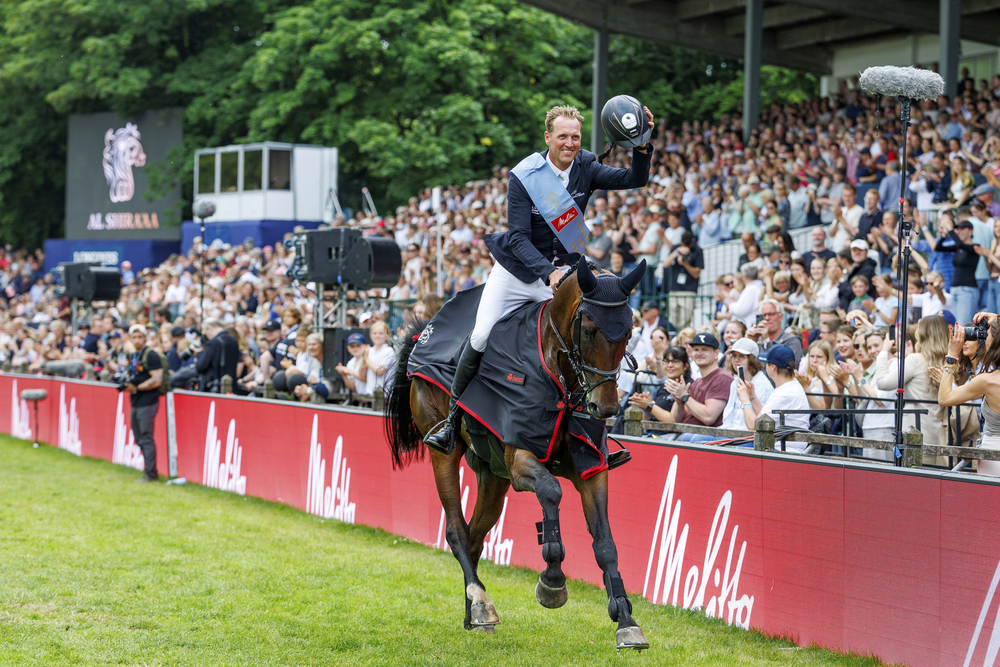 Der deutsche Reiter Andre Thieme auf dem Hamburg Derby