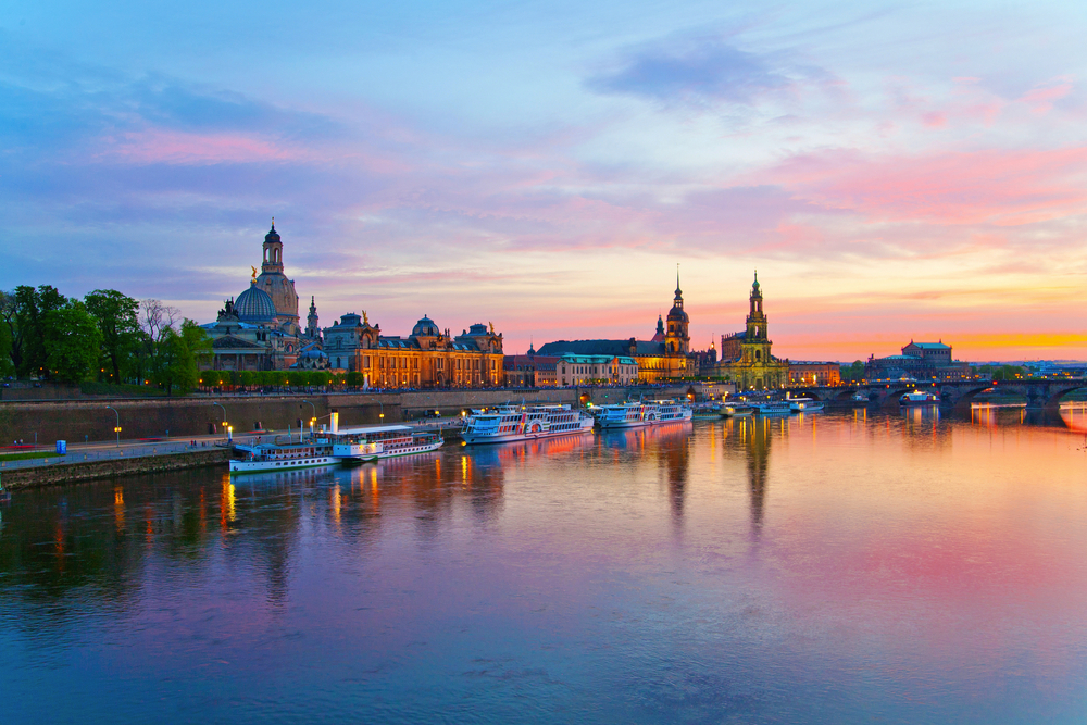 Skyline von Dresden bei Sonnenuntergang
