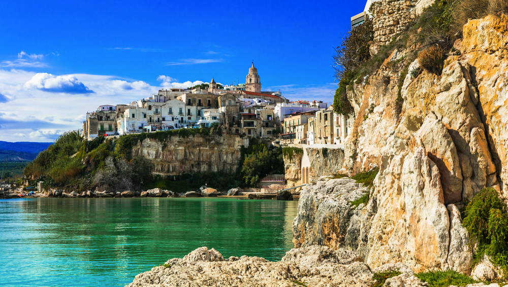 Küstenstadt Vieste in Apulien