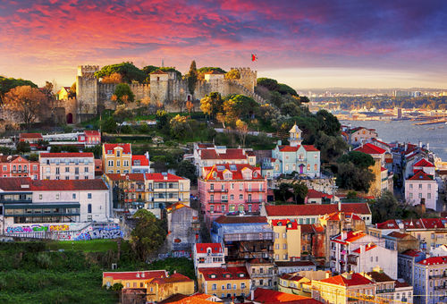 Lissabon-Skyline mit Sao Jorge Castle
