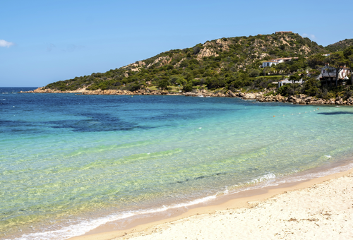 Strand von Baia Sardinia