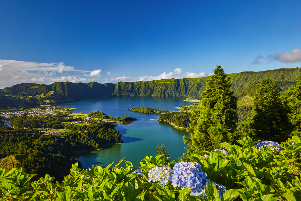 Panoramablick auf Lagoa Lago Fogo auf São Miguel