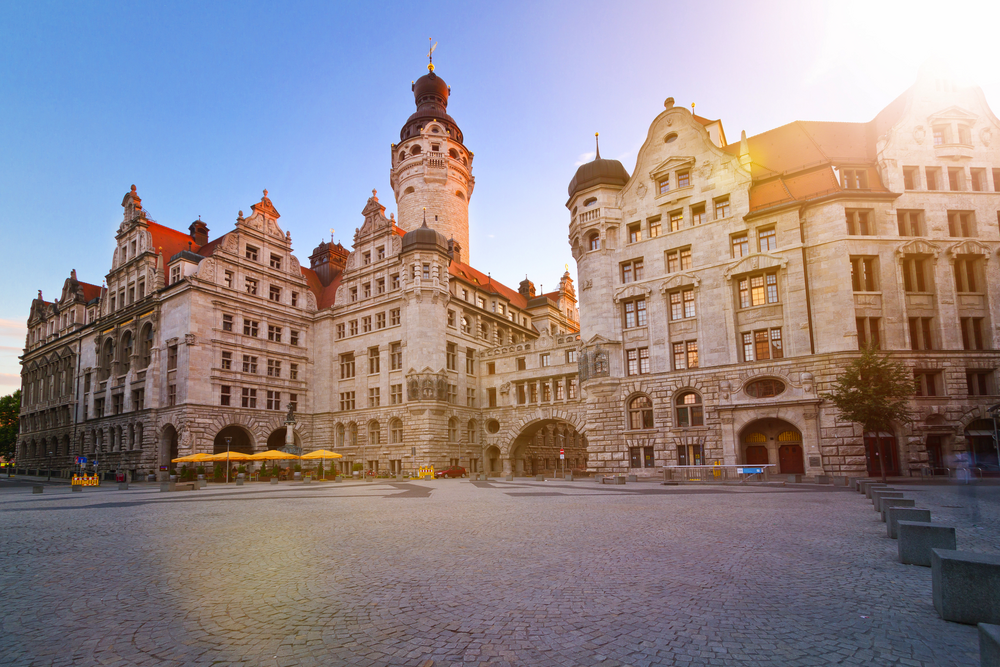 Burgplatz in Leipzig mit Blick auf das Neue Rathaus