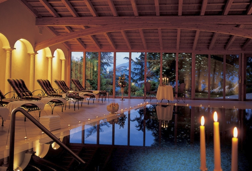 Hallenbad im Schloss Hotel Korb, Südtirol, Italien