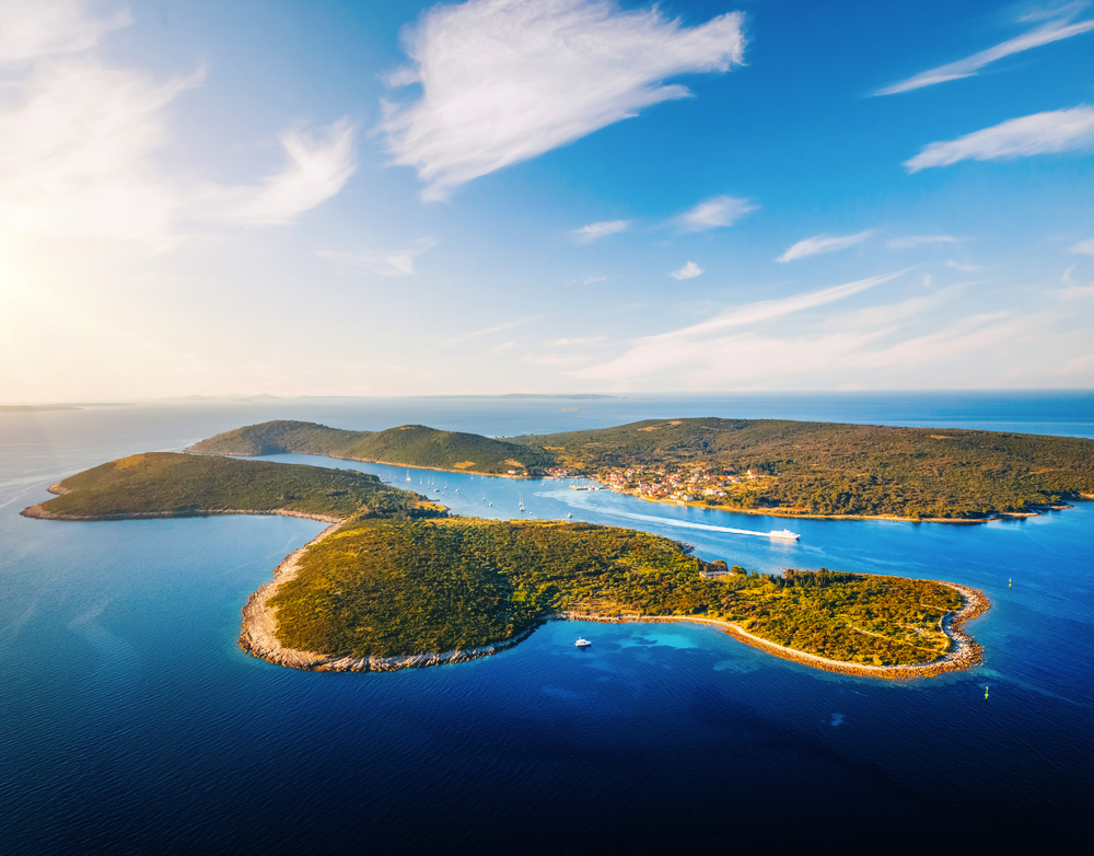Aussicht auf die Insel Ilovik von der Insel Losinj