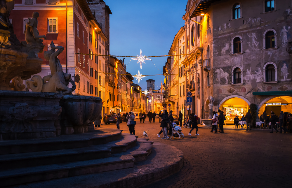 Weihnachten in Trient, Altstadt mit Weihnachtsbeleuchtung